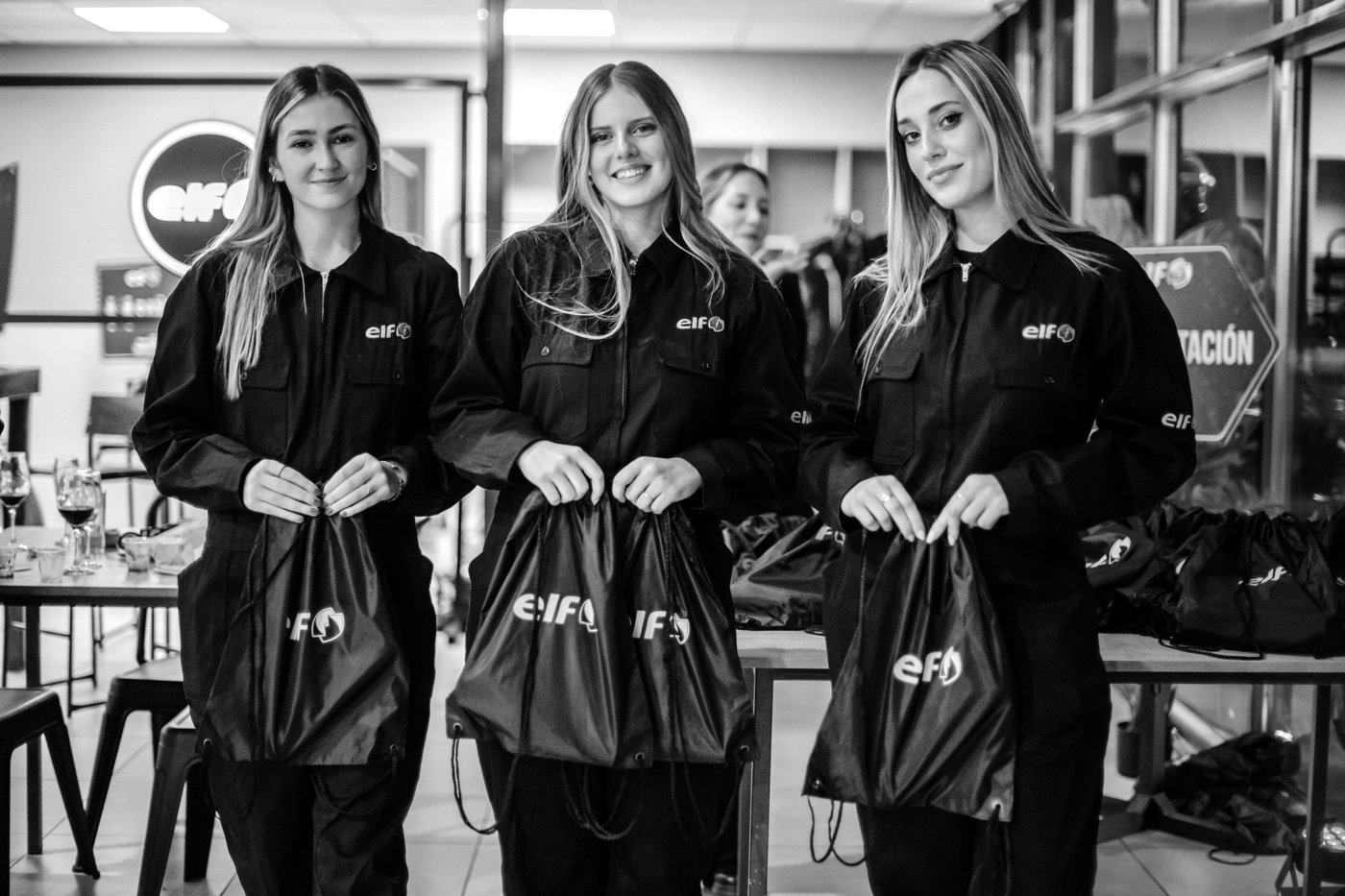 Staff de promotoras para Elf